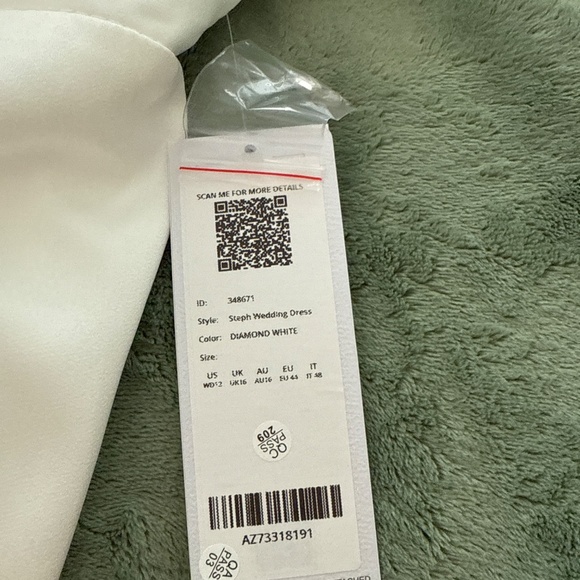 Azazie Steph Wedding Dress - Picture 7 of 7